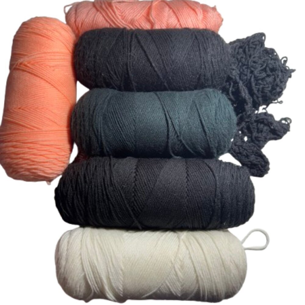 2 pounds 11oz Yarn Bundle Black Peach Cream #302